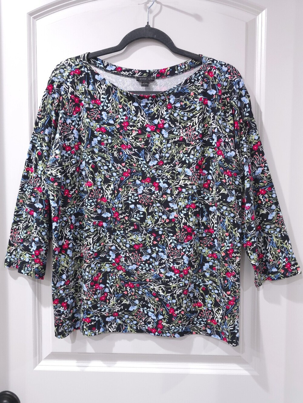 J Jill Wearever Collection 3/4 Sleeve Floral Crewneck Top in Black, Size L - Picture 2 of 11